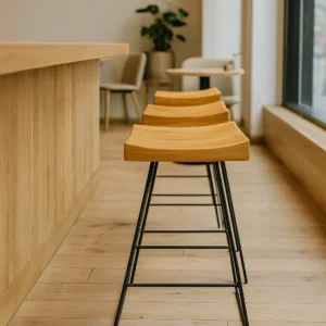 TABURETE LIGNUM II – Rediseña tu hogar con calidez y estilo
